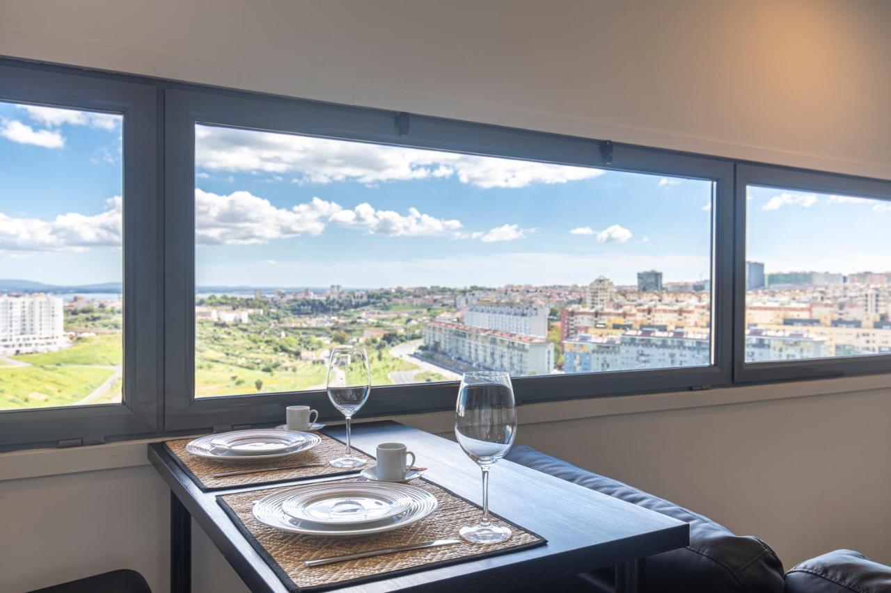 Lovelystay - Trendy 1Bdr Apartment W/ River View Lisbon Exterior photo